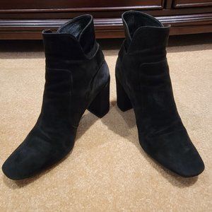 Roger Vivier Black Suede Buckle Bootie's Eur. 36.5
